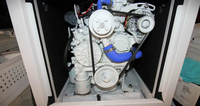 Slide: The Image of Selene 53 Pilothouse 2001 - 4628444