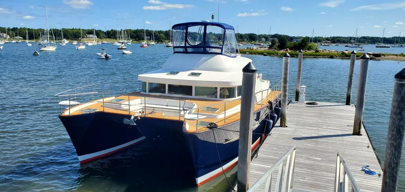 The Image of Lagoon 43 PC 2004 - 4628590