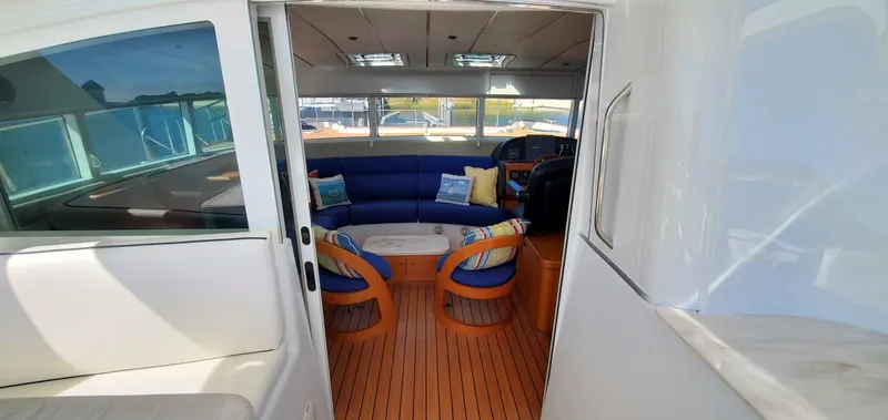 Slide: The Image of Lagoon 43 PC 2004 - 4646977