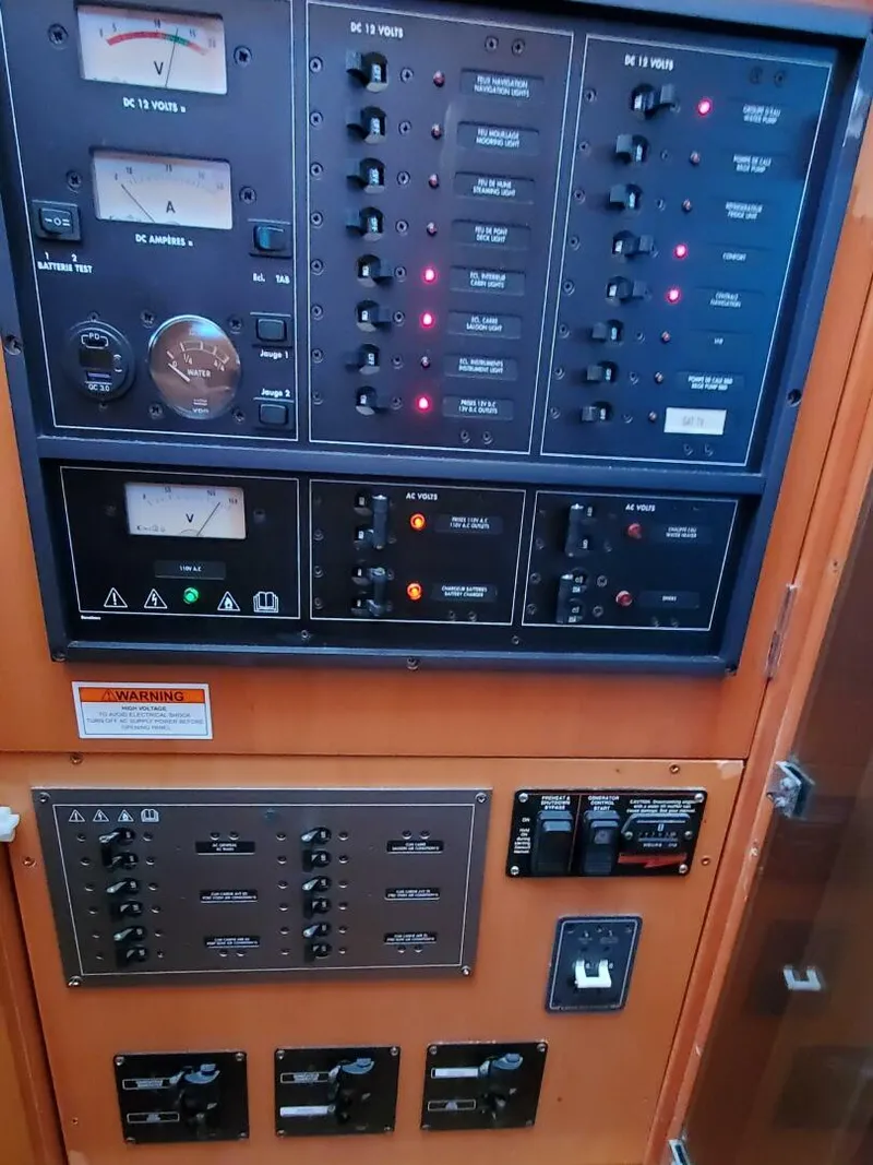 Slide: The Image of Lagoon 43 PC 2004 - 4646983