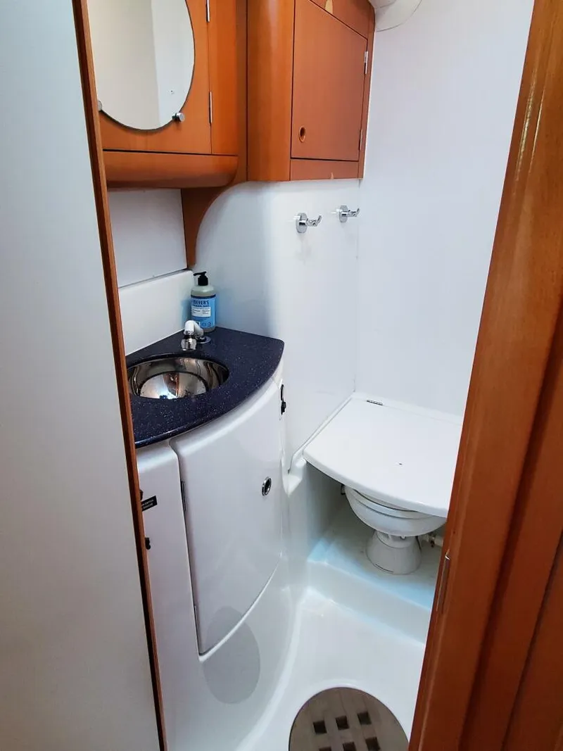 Slide: The Image of Lagoon 43 PC 2004 - 4646985