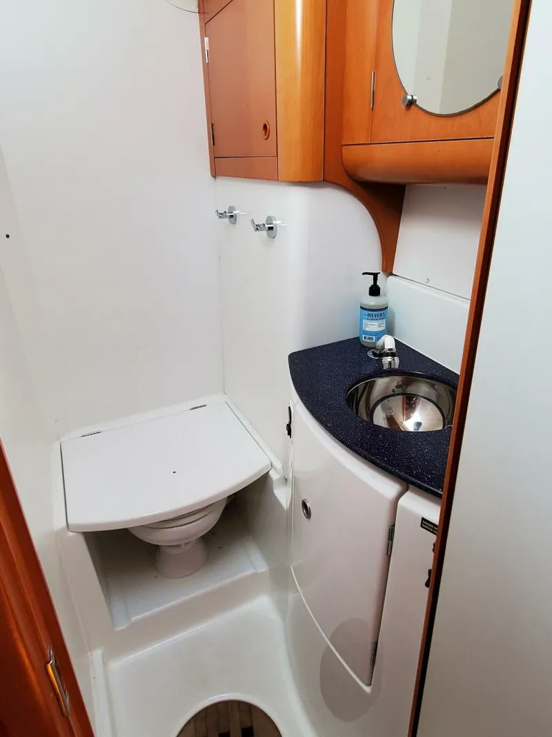 Slide: The Image of Lagoon 43 PC 2004 - 4646987