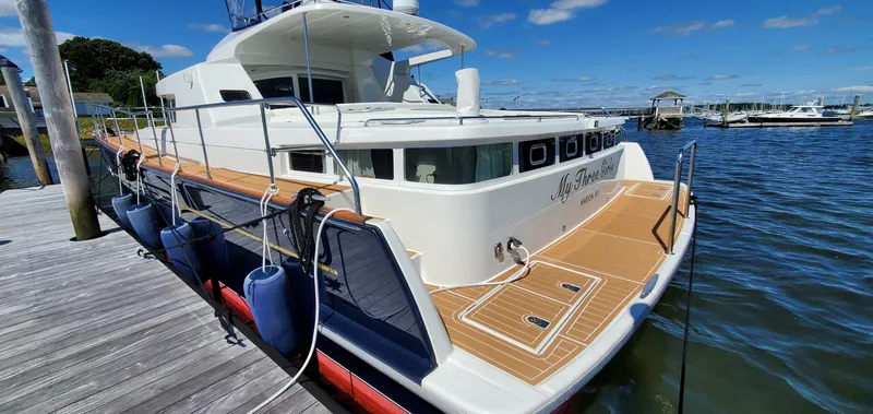 Slide: The Image of Lagoon 43 PC 2004 - 4628595