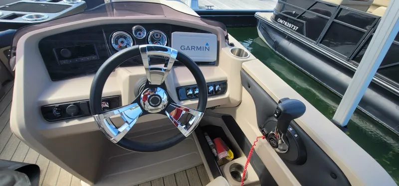 Slide: The Image of Legend Q-Series Lounge Plus Sport Pro 2021 - 4629253