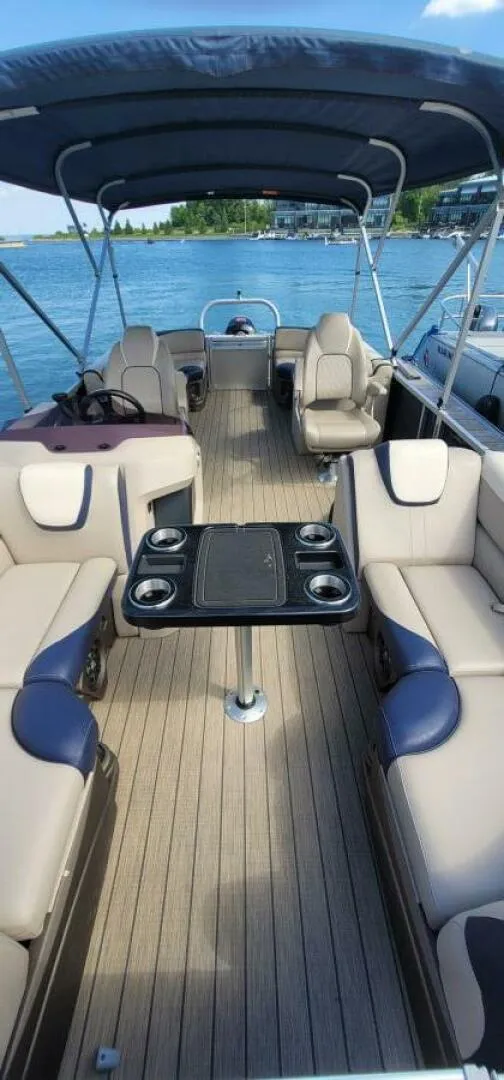 Slide: The Image of Legend Q-Series Lounge Plus Sport Pro 2021 - 4629254