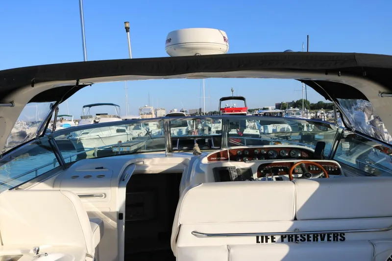 Slide: The Image of 40ft Sea Ray Sundancer Seating Area  - 4642712