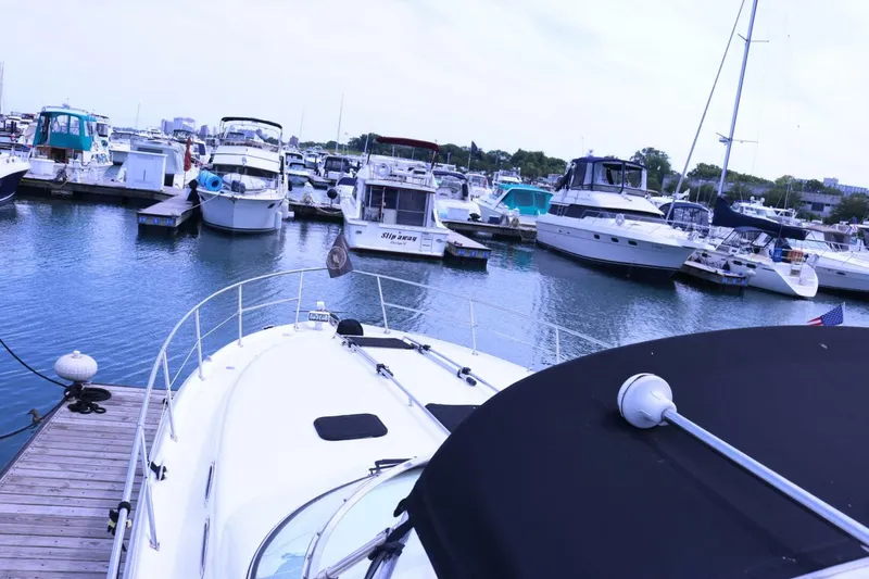 Slide: The Image of 40ft Sea Ray Sundancer bow - 4642754