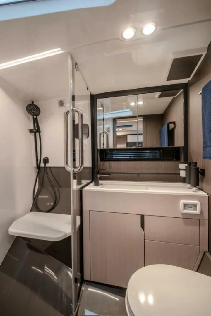 Slide: The Image of Windy 40 Camira SX 2025 - 4632096