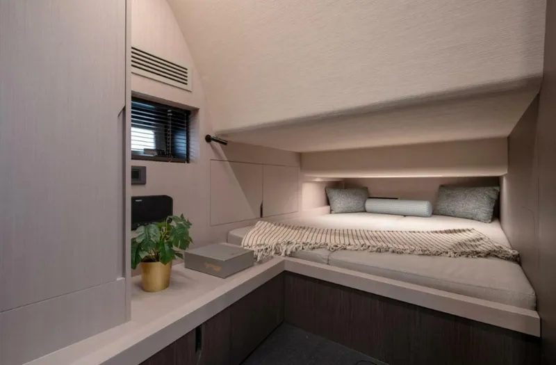 Slide: The Image of Windy 40 Camira SX 2025 - 4632097