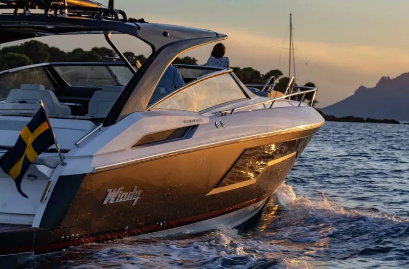 Slide: The Image of Windy 40 Camira SX 2025 - 4632088