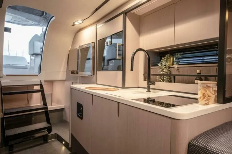 Slide: The Image of Windy 40 Camira SX 2025 - 4632188