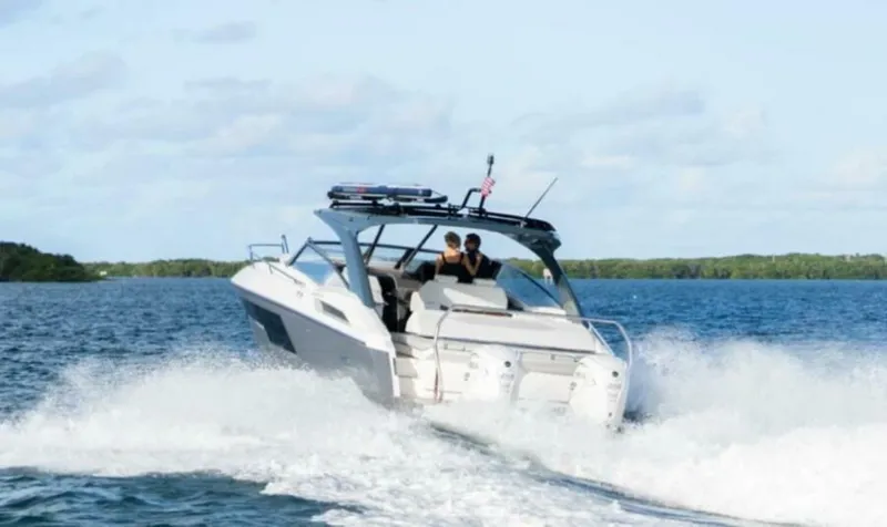 Slide: The Image of Windy 40 Camira SX 2025 - 4632181