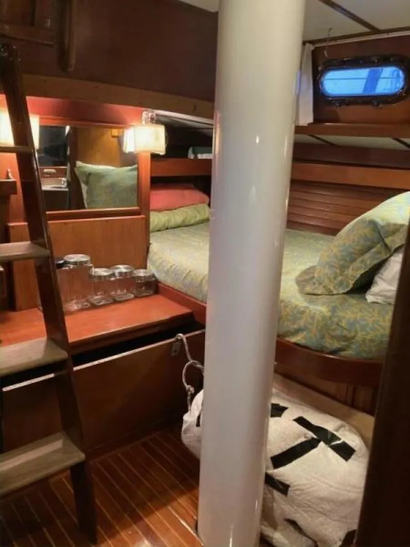 Slide: The Image of Hinckley Yachts Sou'wester 59 1982 - 4633061