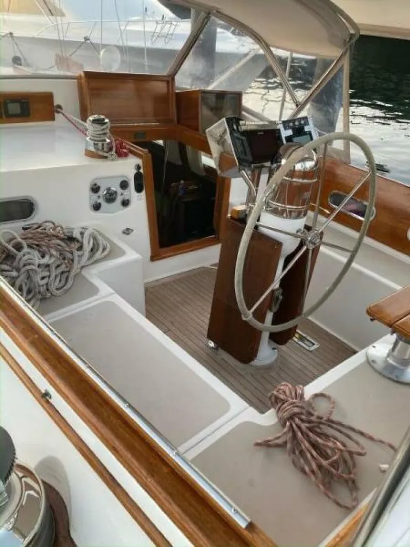 Slide: The Image of Hinckley Yachts Sou'wester 59 1982 - 4633047