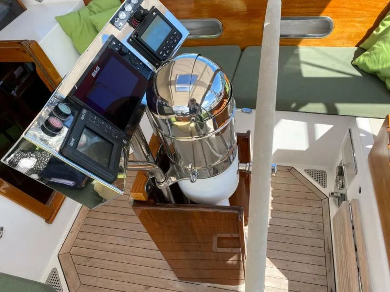 Slide: The Image of Hinckley Yachts Sou'wester 59 1982 - 4633048