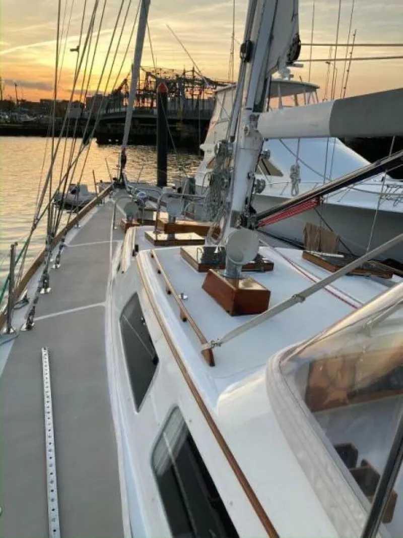 Slide: The Image of Hinckley Yachts Sou'wester 59 1982 - 4633052