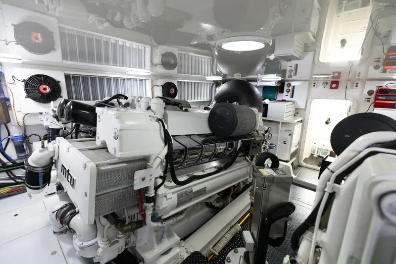 Slide: The Image of 2015 Viking 70 Convertible Engine Room 2 - 4633238