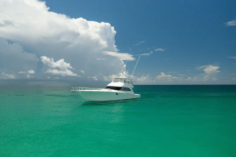 Slide: The Image of 2015 Viking 70 Convertible  - 4633262