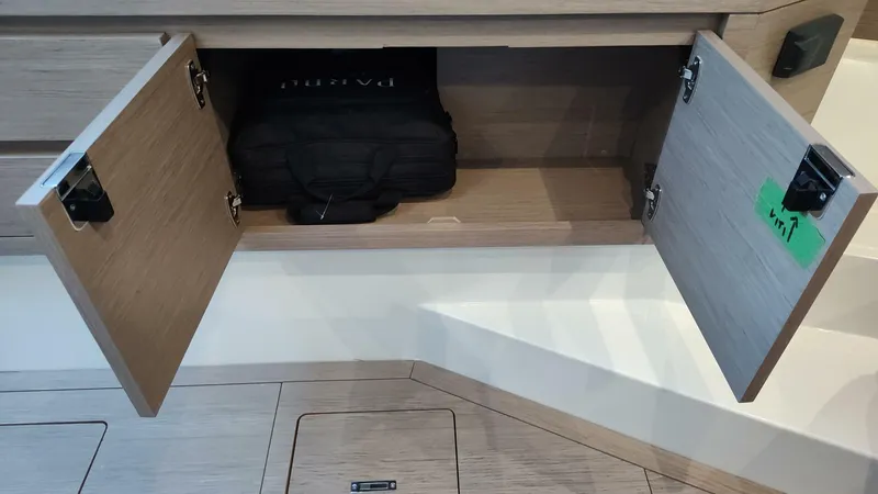 Slide: The Image of Pardo P43 2023 - 4652562