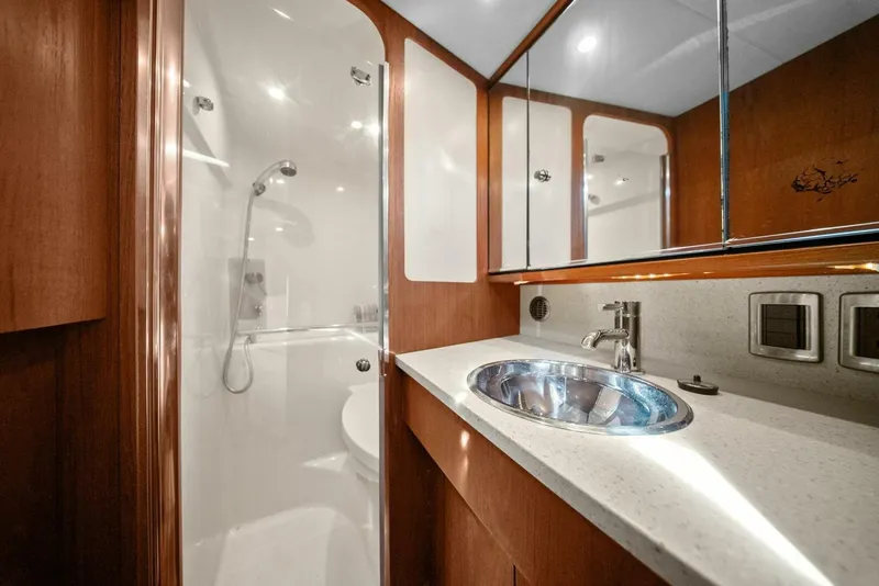 Slide: The Image of 2008 Tiara Yachts 3500 Sovran "Fridge Benefit" - 5680869