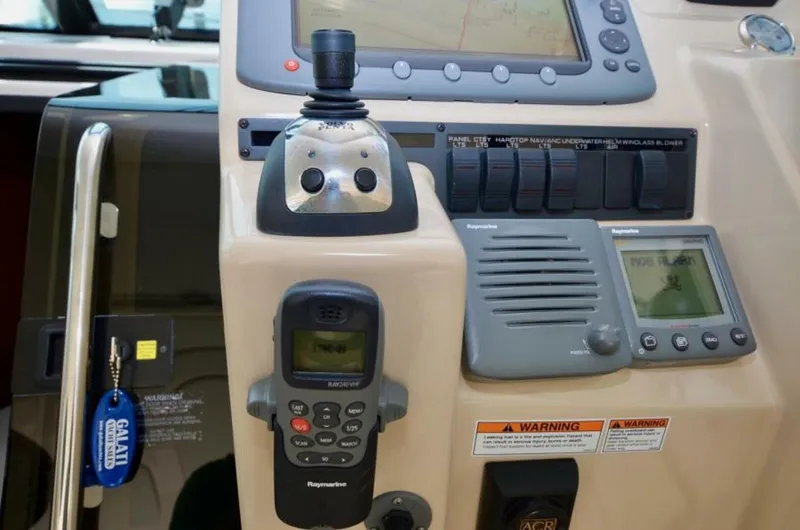 Slide: The Image of 2008 35 Tiara Sovran - Fridge Benefit -Helm / Electronics - 4633649