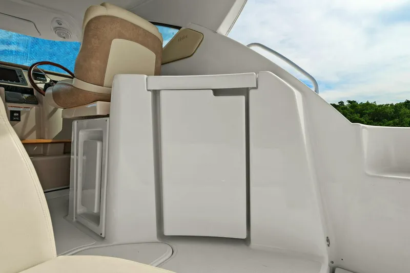 Slide: The Image of 2008 Tiara Yachts 3500 Sovran "Fridge Benefit" - 5680859