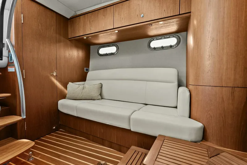 Slide: The Image of 2008 Tiara Yachts 3500 Sovran "Fridge Benefit" - 5680854