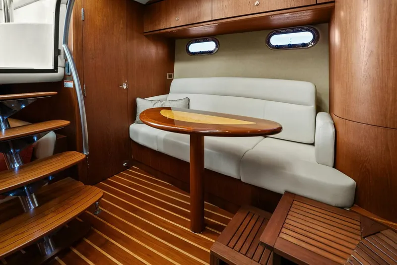 Slide: The Image of 2008 Tiara Yachts 3500 Sovran "Fridge Benefit" - 5680868