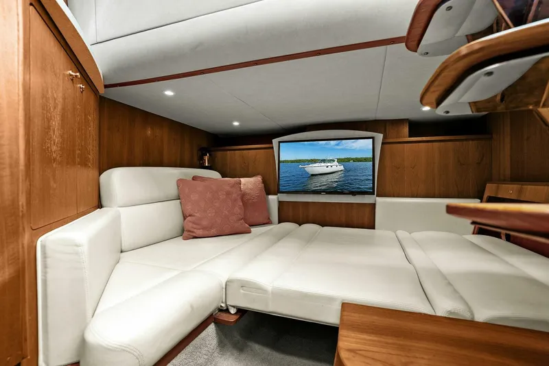 Slide: The Image of 2008 Tiara Yachts 3500 Sovran "Fridge Benefit" - 5680847
