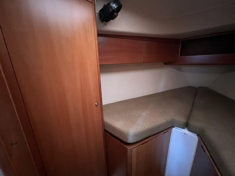 Slide: The Image of Moody 38-2 Sloop 2002 - 4635336