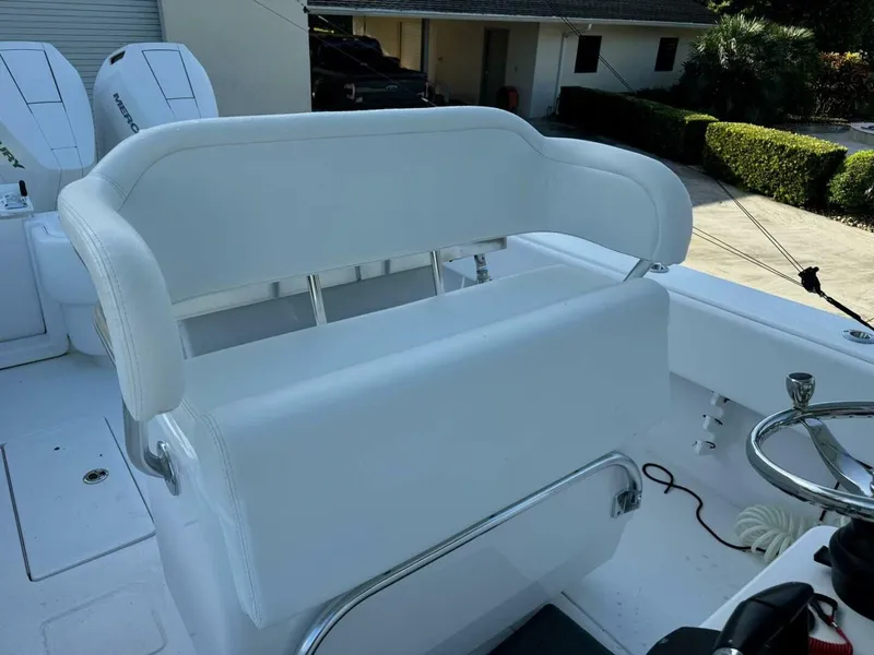 Slide: The Image of Contender 32 Step 2024 - 4635678