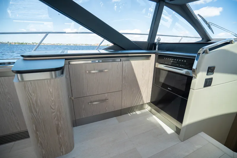 Slide: The Image of Azimut S6 2025 - 5757137