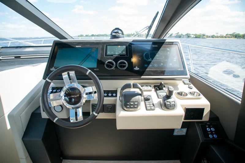 Slide: The Image of Azimut S6 2025 - 5757142