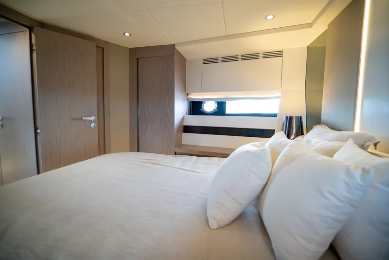 Slide: The Image of Azimut S6 2025 - 5757149