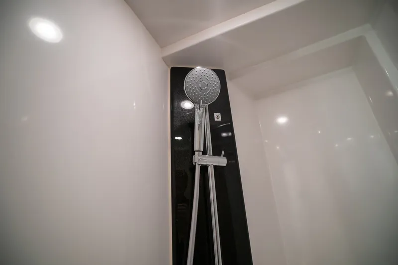 Slide: The Image of Azimut S6 2025 - 5757155