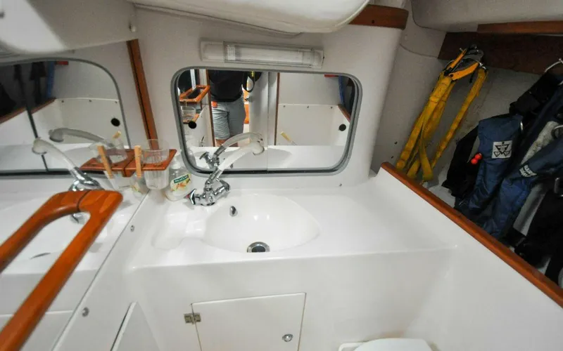 Slide: The Image of J/42 - Canty - Aft Head - Sink/Vanity - 4641092
