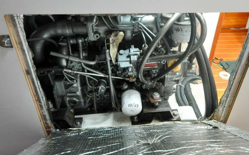 Slide: The Image of J/42 - Canty - Engine Room - 4641090