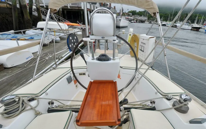 Slide: The Image of J/42 - Canty - Cockpit - 4638852