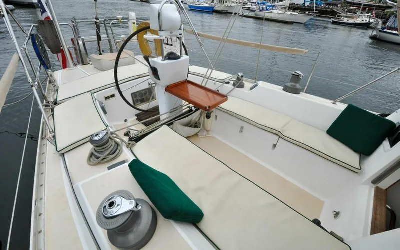 Slide: The Image of J/42 - Canty - Cockpit - 4638850