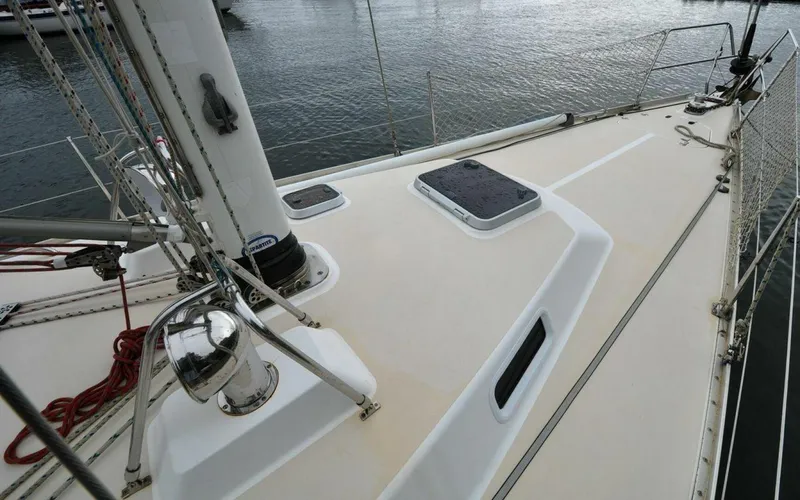 Slide: The Image of J/42 - Canty - Coach Roof/Foredeck - 4638874