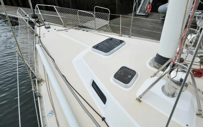 Slide: The Image of J/42 - Canty - Coach Roof/Foredeck - 4638877