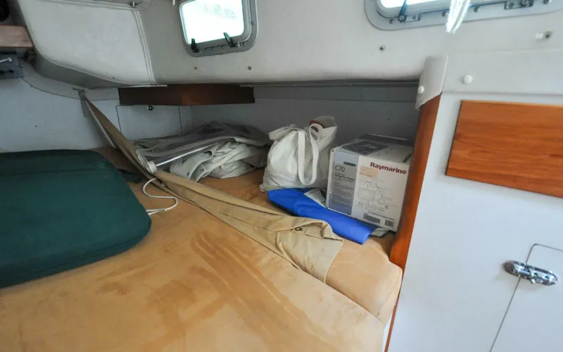 Slide: The Image of J/42 - Canty - Aft Cabin - 4638955