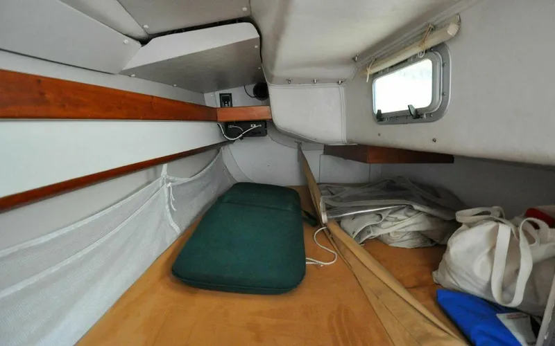 Slide: The Image of J/42 - Canty - Aft Cabin - 4638956