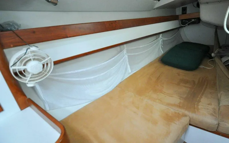 Slide: The Image of J/42 - Canty - Aft Cabin - 4638957