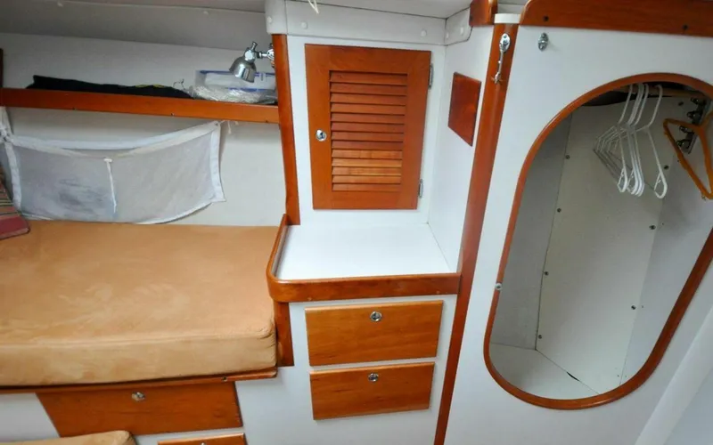 Slide: The Image of J/42 - Canty - Forward Cabin - Storage - 4638964