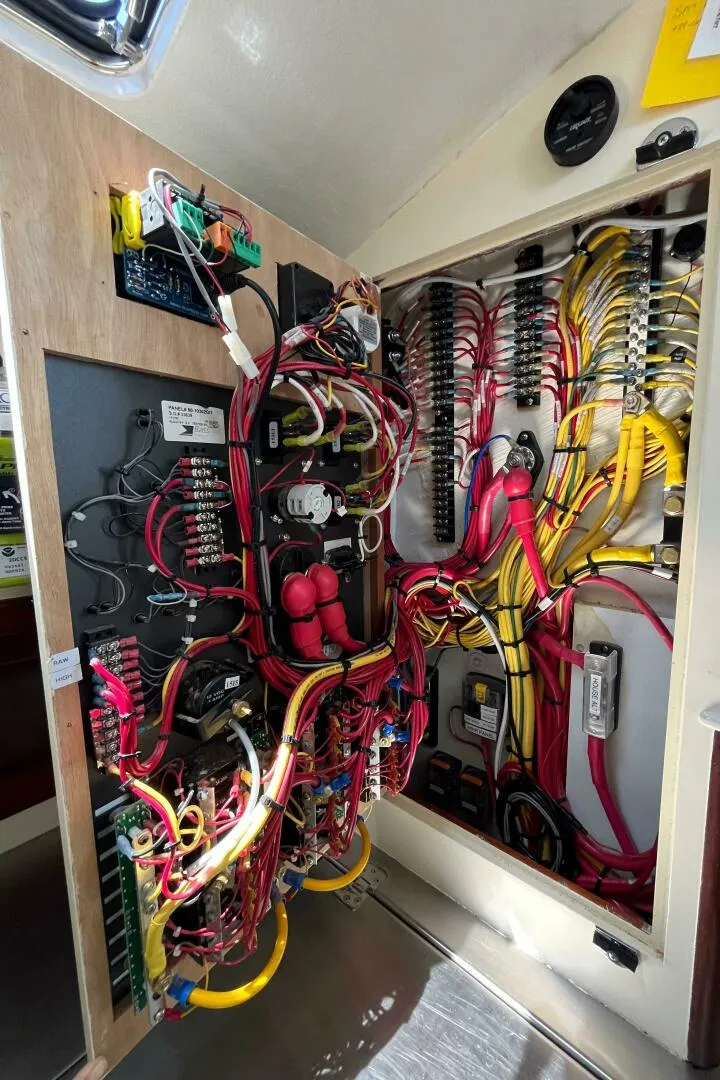 Slide: The Image of Alajuela Yacht Corp 38 1974 - 4639386