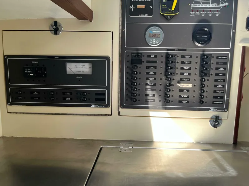 Slide: The Image of Alajuela Yacht Corp 38 1974 - 4639387