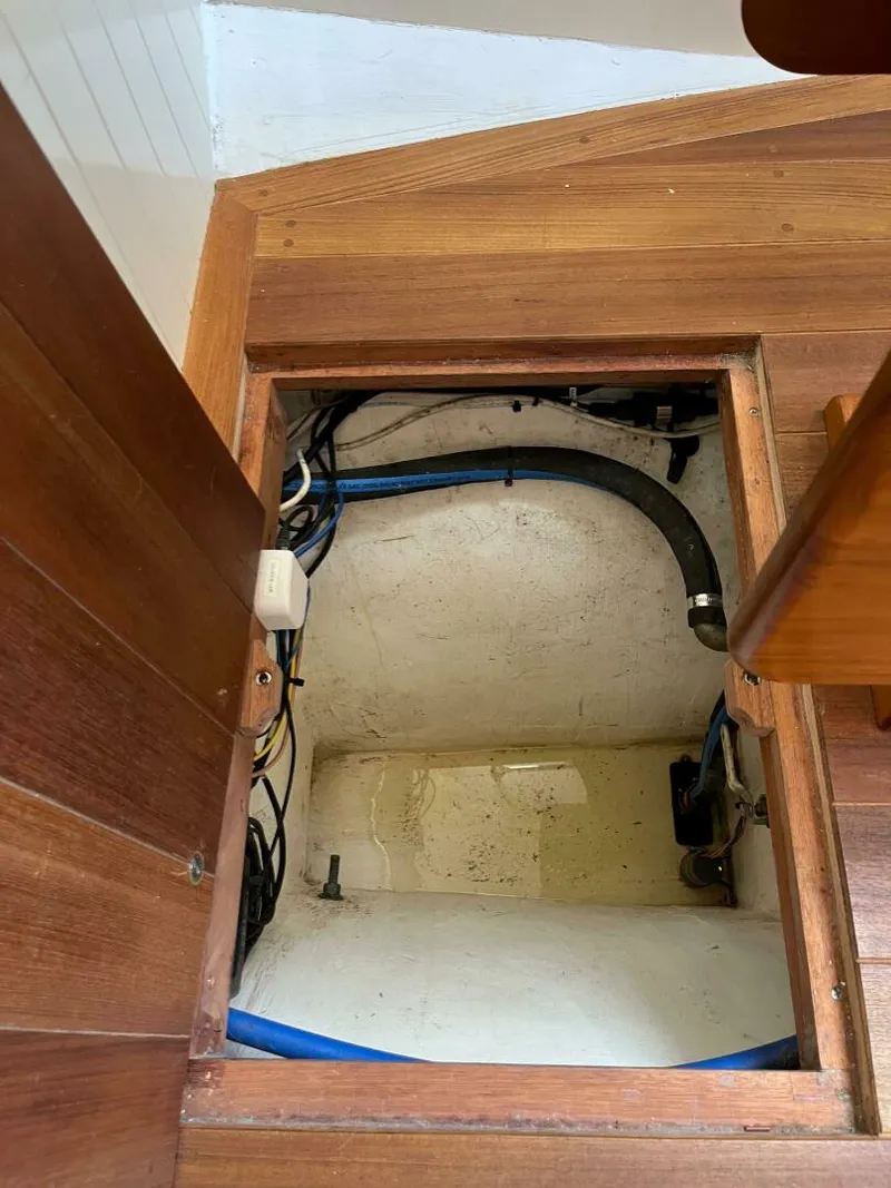 Slide: The Image of Alajuela Yacht Corp 38 1974 - 4639426