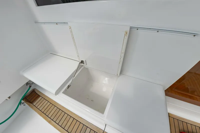 Slide: The Image of Custom Carolina 43 Blackwell Convertible 1994 - 4639375