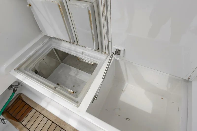 Slide: The Image of Custom Carolina 43 Blackwell Convertible 1994 - 4639377